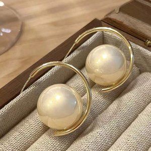 Chic Large White Pearl & Gold Hoop Earrings NEW